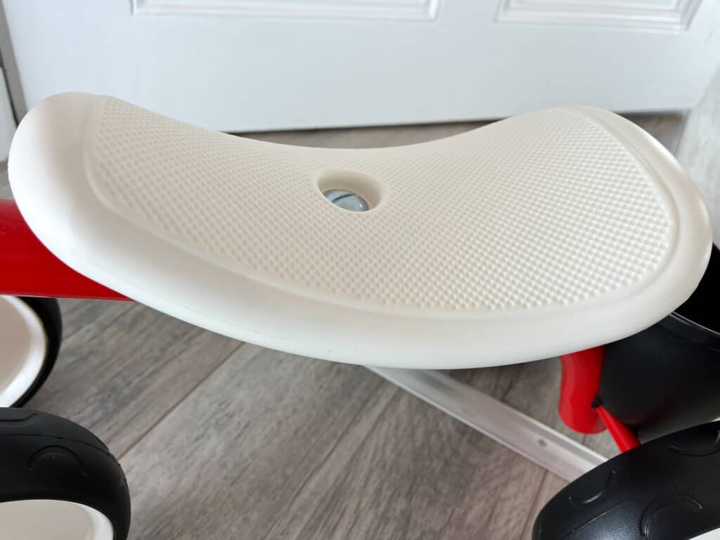 Ergonomischer Sattel des Smoby Rookie Laufrads